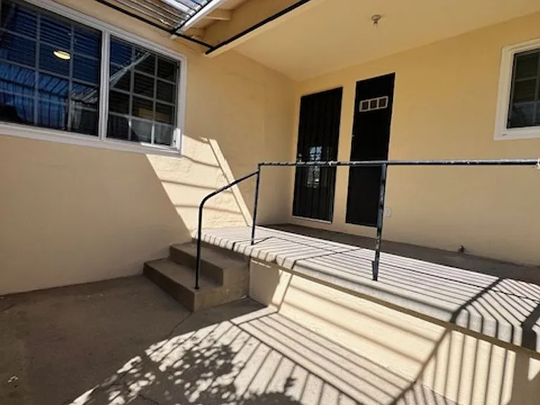 10519 Crenshaw Blvd — Photo 22