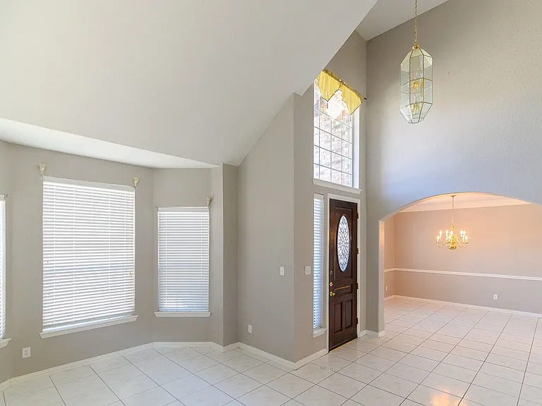 9605 Pinehurst Dr — Photo 7