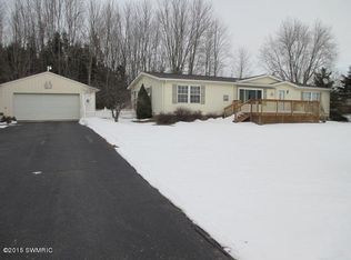 4245 Lakeview Dr, Allegan, MI