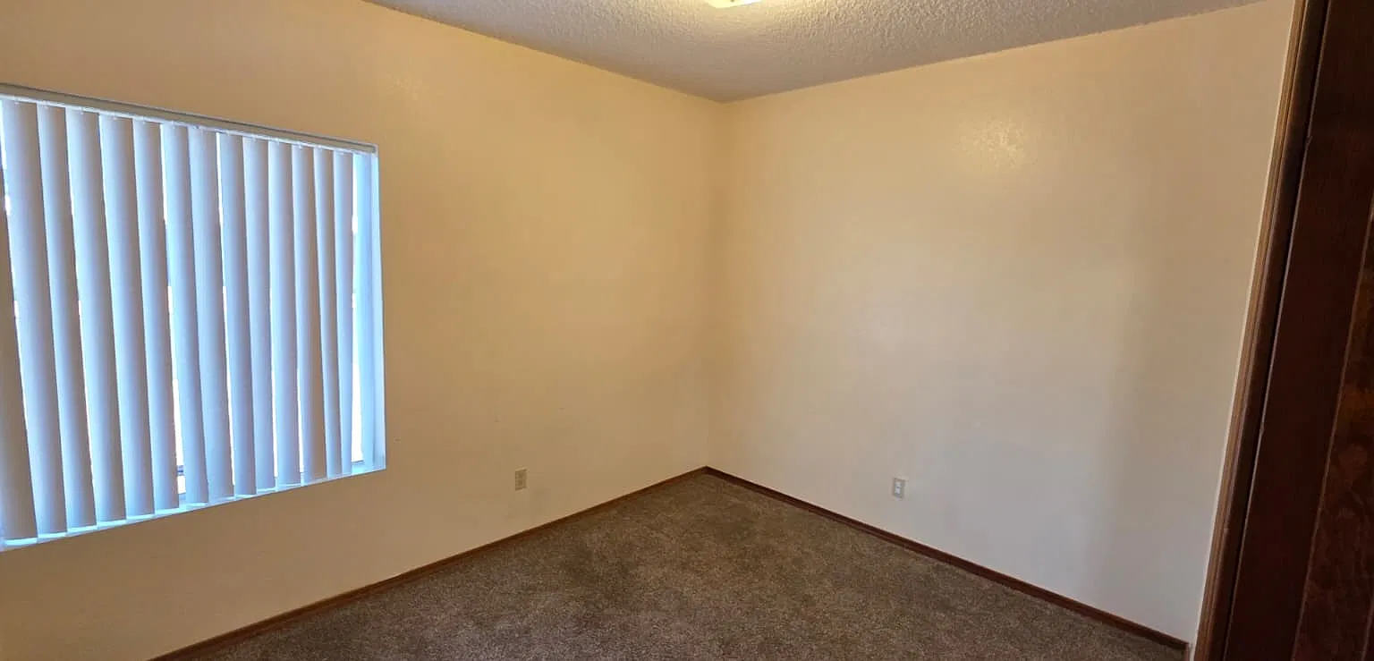 2 bed, 700 sqft, $1,200 — Photo 3