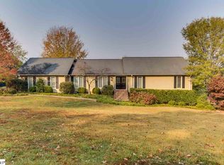 107 E Round Hill Rd, Greenville, SC 29617