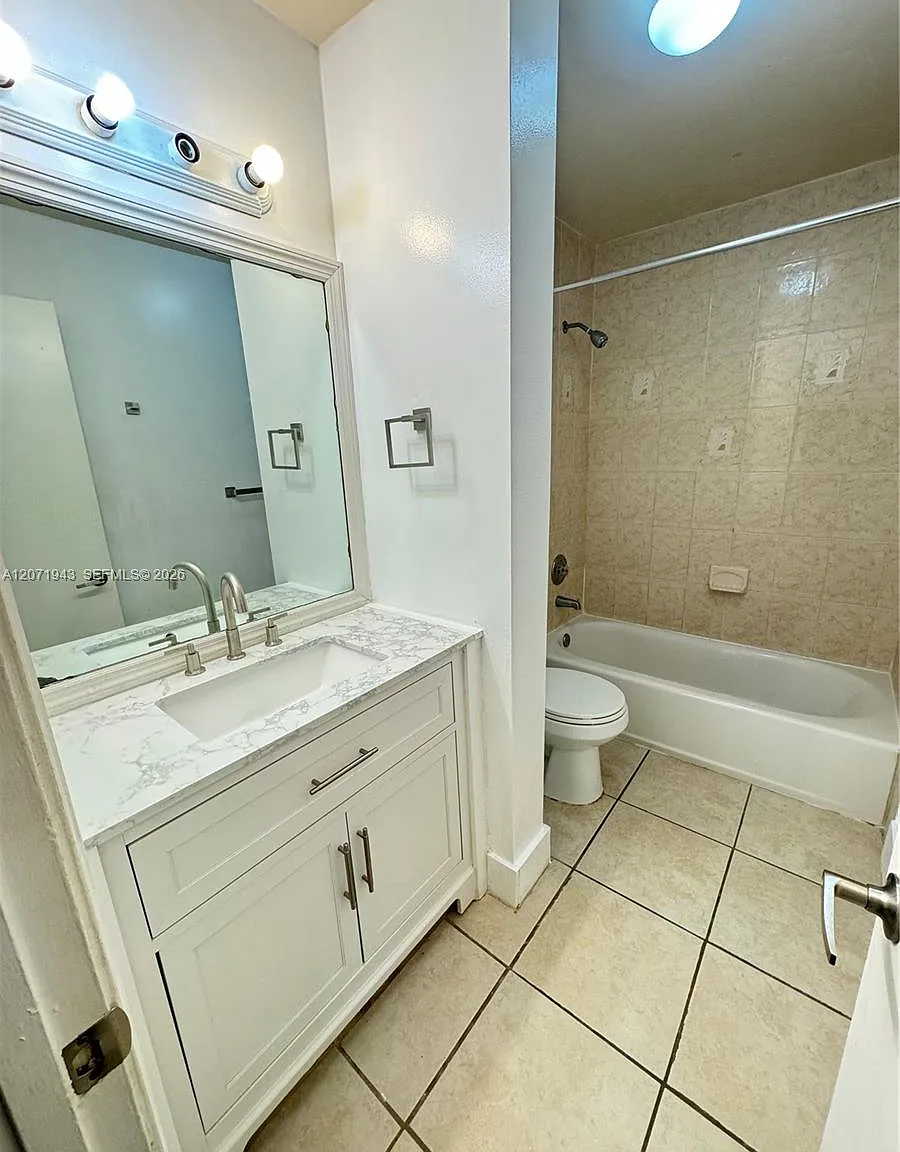 3 bed, 2.5 bath, 1449 sqft, $3,000 — Photo 4