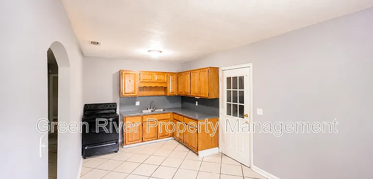 8910 Adams Ave — Photo 6