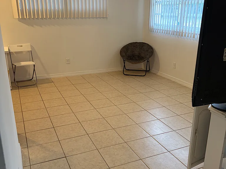 8318 Dahlia Ave — Photo 9