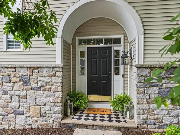 226 Merion Ln, Easton, PA 18042