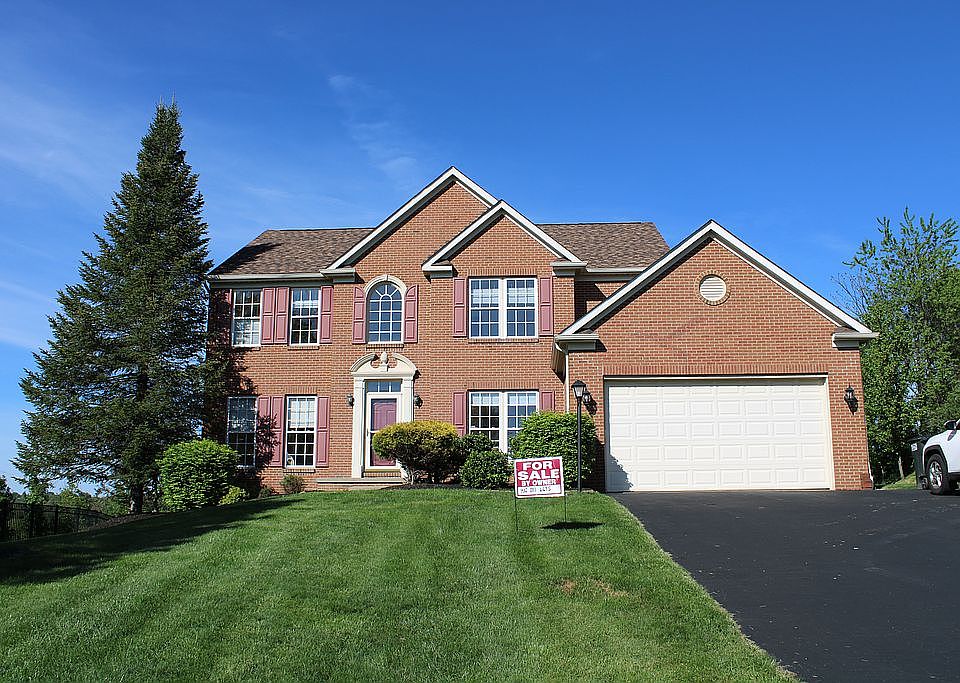 Front of House-Wide Driveway