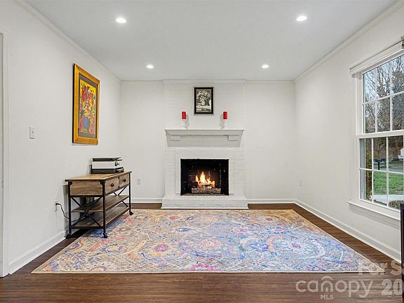 4th image of 7729 Surreywood Pl