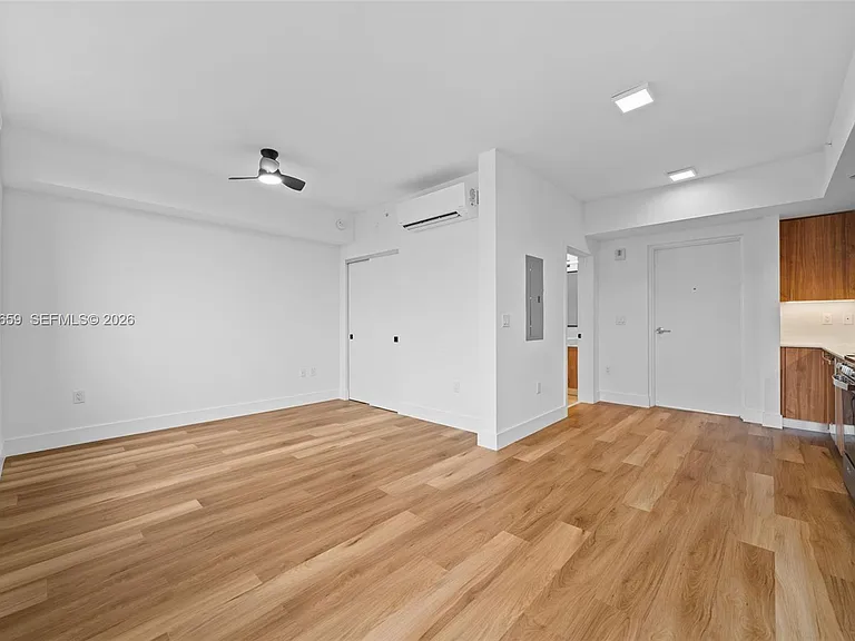 650 SW 1st St #303 — Photo 4