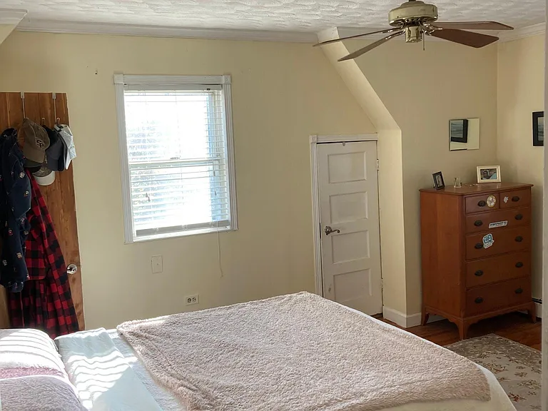 1318 Asbury Rd — Photo 6