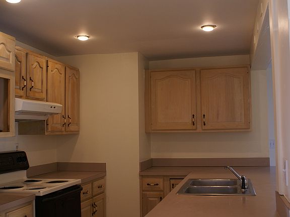 3rd image of 33 River St