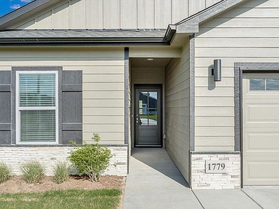 4th image of 1779 W Redbud Ln