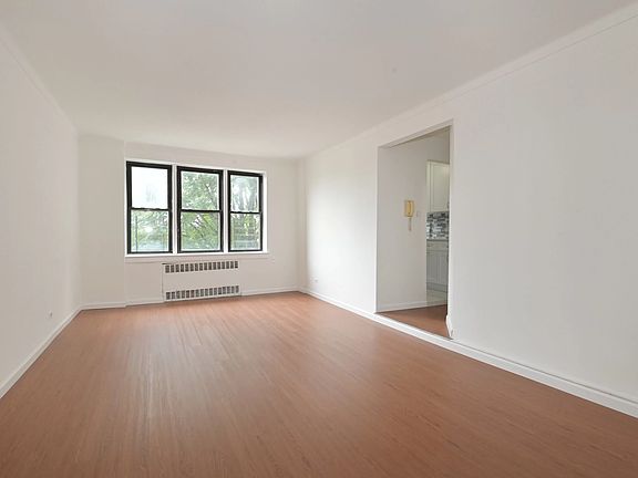 5th image of 14350 Hoover Ave APT 304