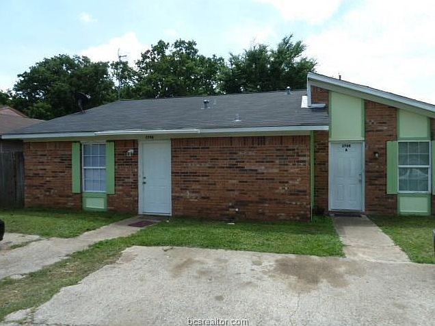 1st image of 2708 Sprucewood St