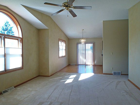5th image of 1040 Harter Ct