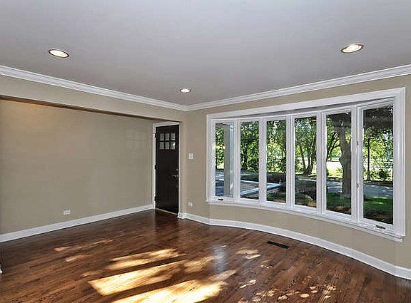 4th image of 806 S Edgewood Ave