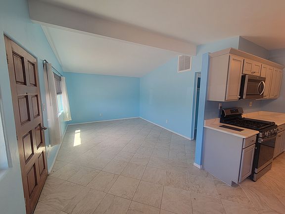 3rd image of 803 E Linden St