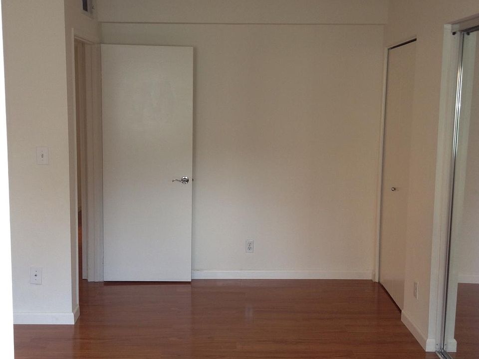 1st image of 520 N Louise St APT 103