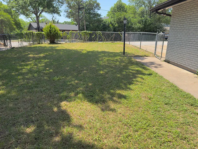 1617 E Union Bower Rd — Photo 16