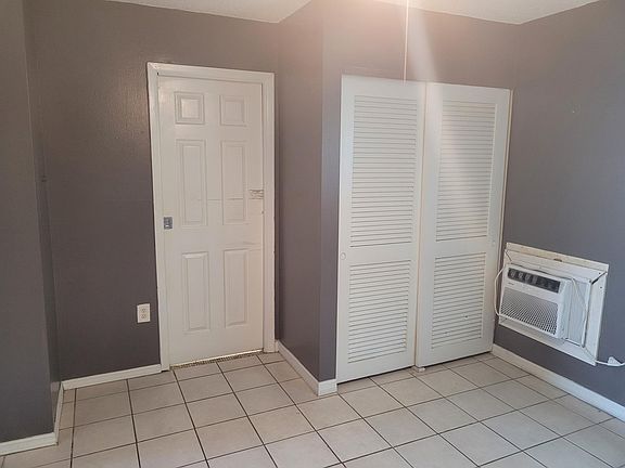 5th image of 2915 Lexington St APT 14