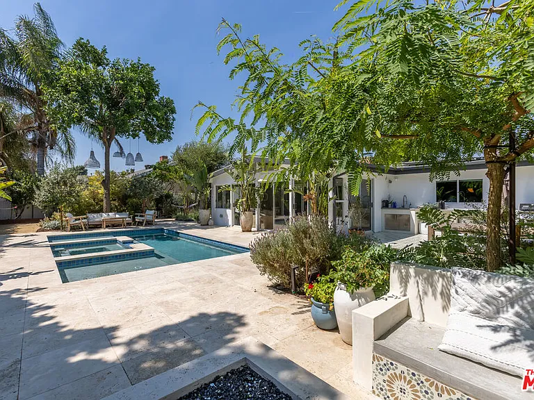 7442 Capps Ave — Photo 48
