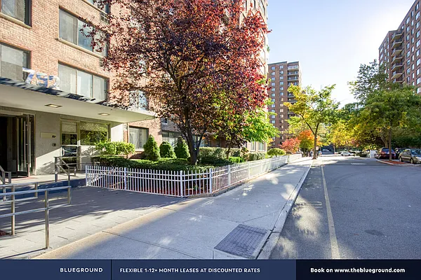 Rented by The Blueground | media 102