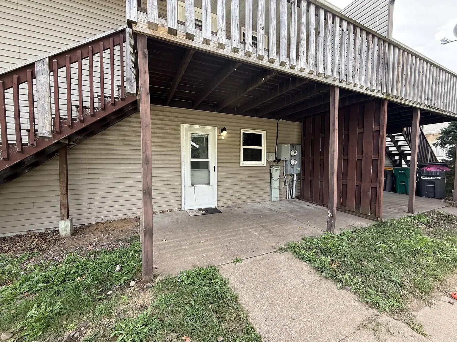 3218 Oak Knoll Dr — Photo 2