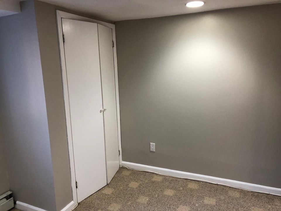 1st image of 35 Yeoman Dr #1