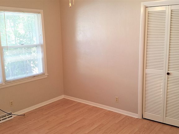 4th image of 118 N Ellen St