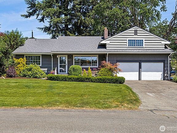 3rd image of 3805 Cadillac Lane SW