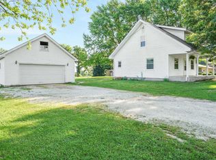 1231 E Farm Road 80, Springfield, MO 65803