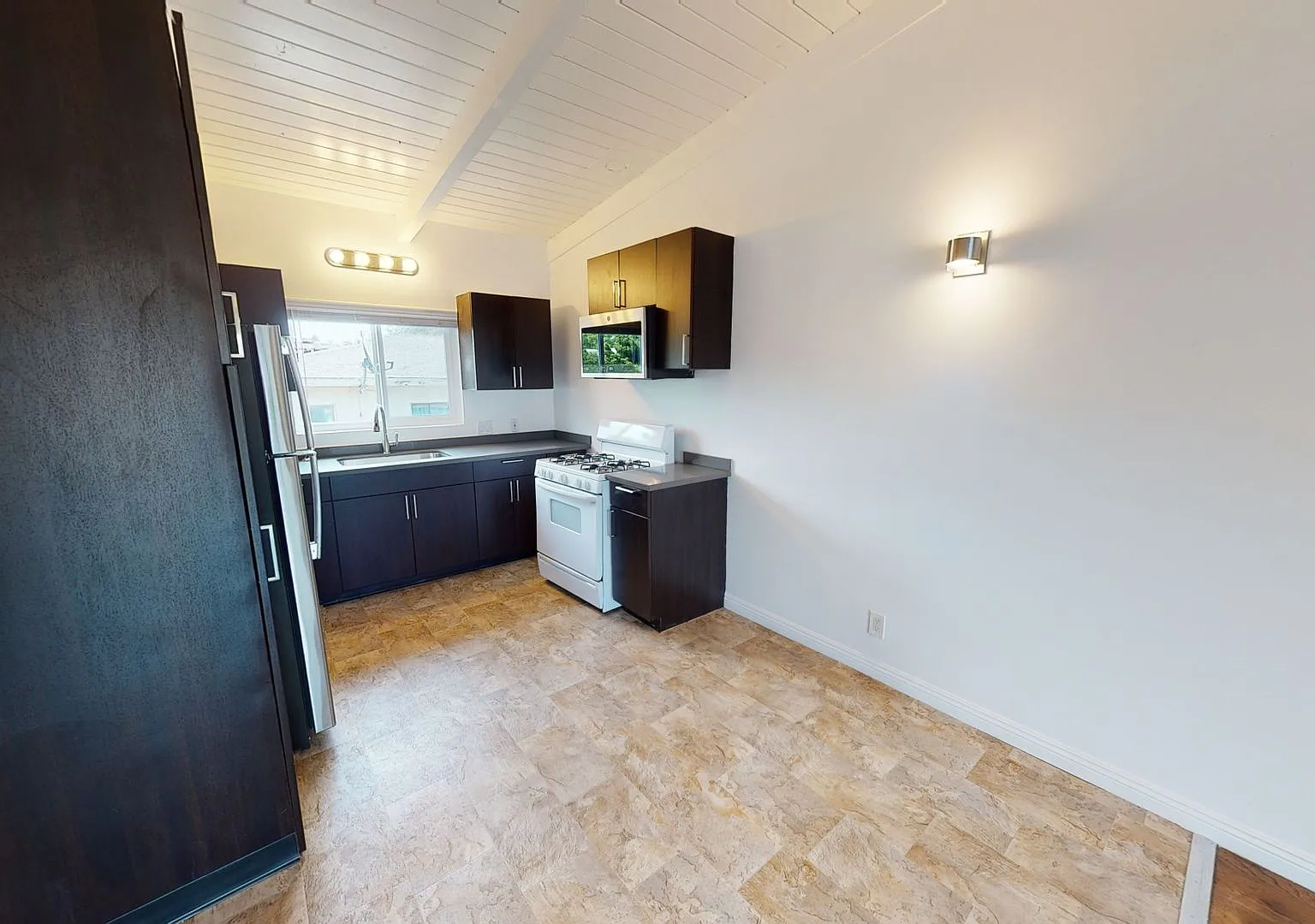 Beautiful Studio In Inglewood !! — Photo 4