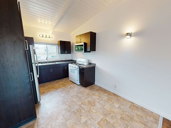 2nd image of 616 Kew St APT 2