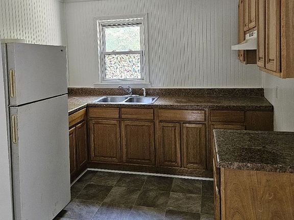 4th image of 1744 Price Ave