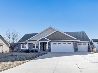2077 N Gate Rd, Green Bay, WI 54313