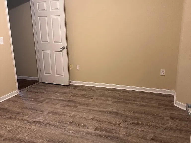 7545 Mansion Cir #F — Photo 37