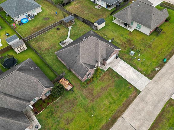 4th image of 179 Cottage Way