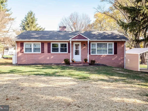469 Aylor Grubbs Ave, Stanley, VA 22851