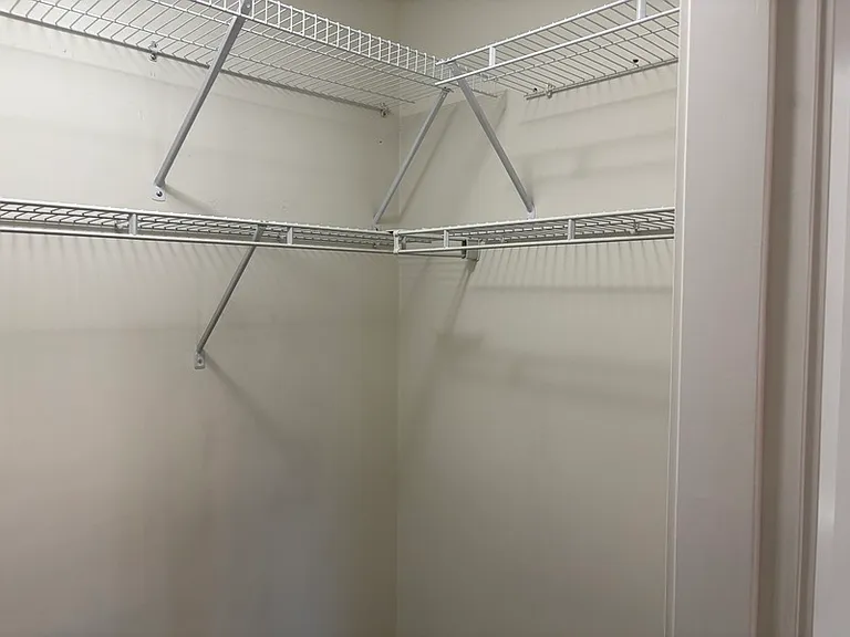 1550 Dickson Ave #6 — Photo 23
