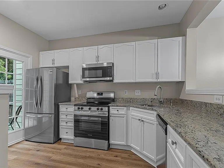 406 McAfee Ct NW #13 — Photo 8