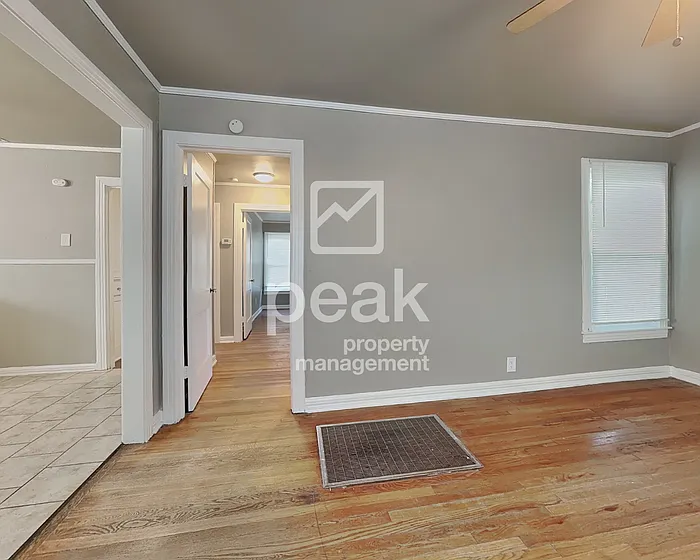 3 bed, 1.0 bath, 890 sqft, $1,699 — Photo 4
