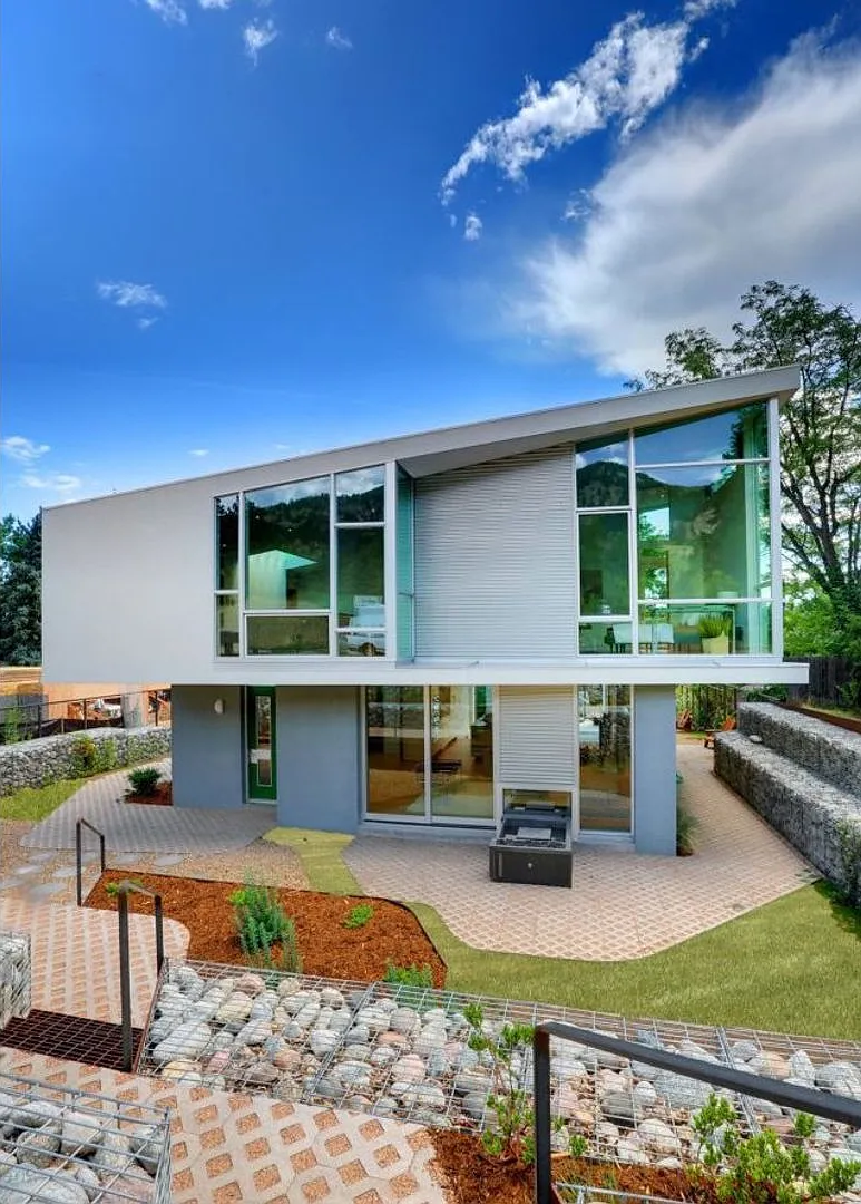 Modern 3 Bed 3 Bath Home Close to Chautauqua Park — Photo 1