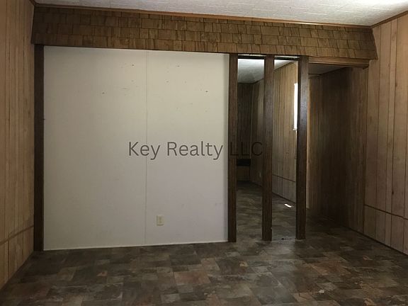 3rd image of 48 Little John Ln