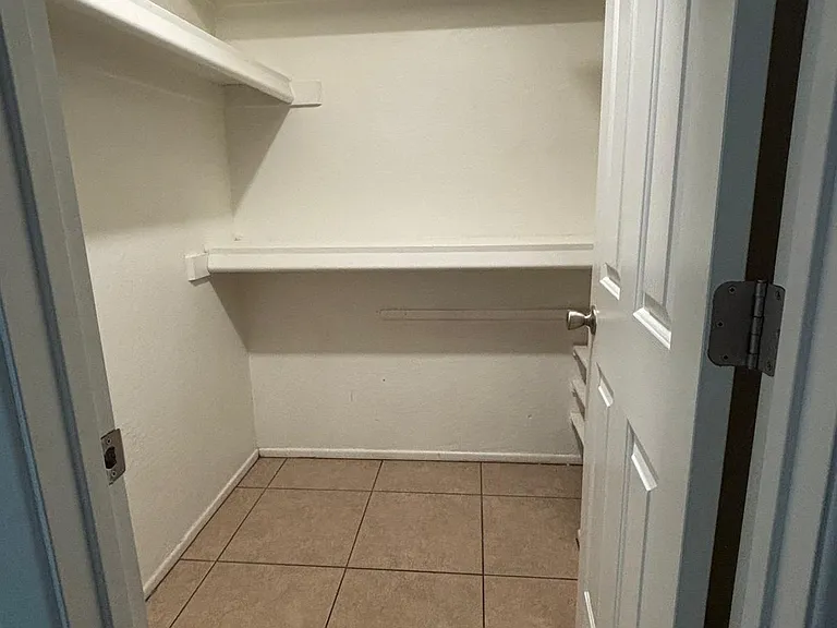 16602 N 25th St #102 — Photo 22