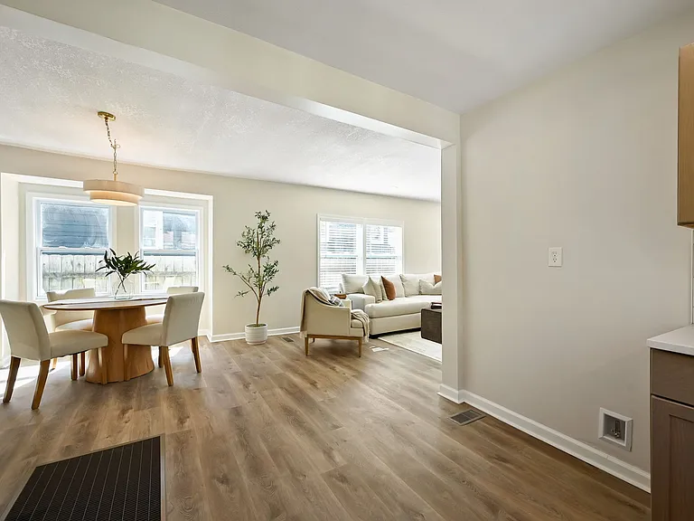 508 W 77th St — Photo 10