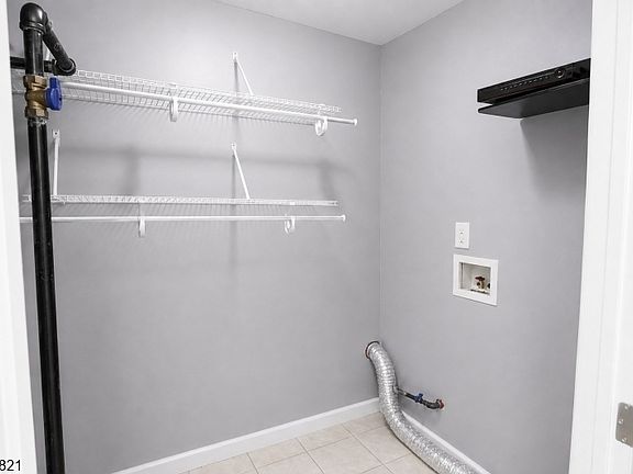 2nd image of 572 S 11th St Floor 3