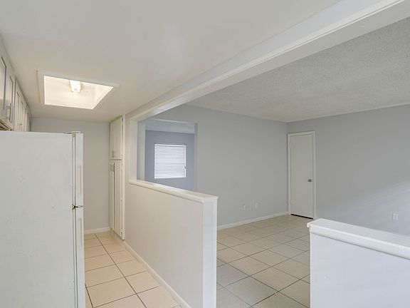 5th image of 2605 E Central Blvd #77EEB7246