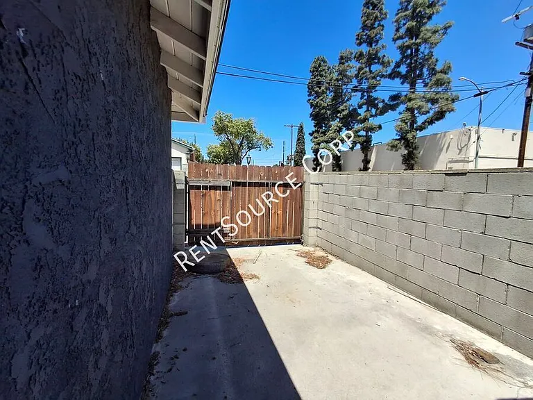 10059 McLennan Ave — Photo 35
