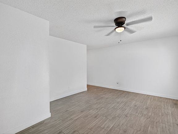 4th image of 2535 W Missouri Ave APT 2