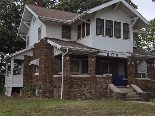 205 S Locust St, Inman, KS 67546