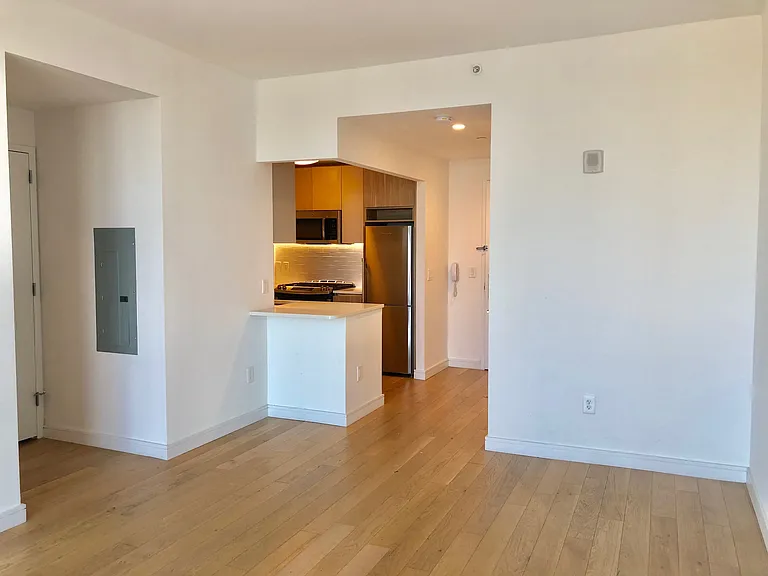 42-20 24th St #11B — Photo 4